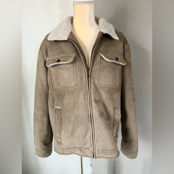 Covington Jackets & Blazers - Covington Woman’s Tan Faux Suede Sherpa Lined Barn Style Jacket Size Medium